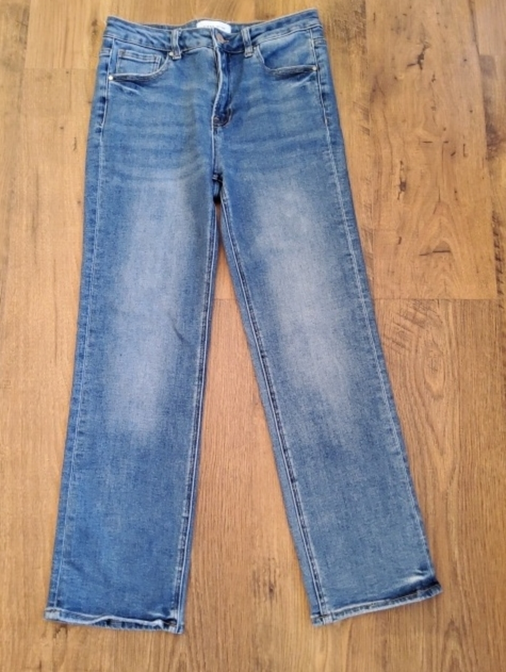 Risen Straight Leg Light Wash Jeans 9/29 EUC